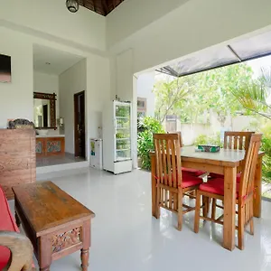 Wira & , Uluwatu Indonesien